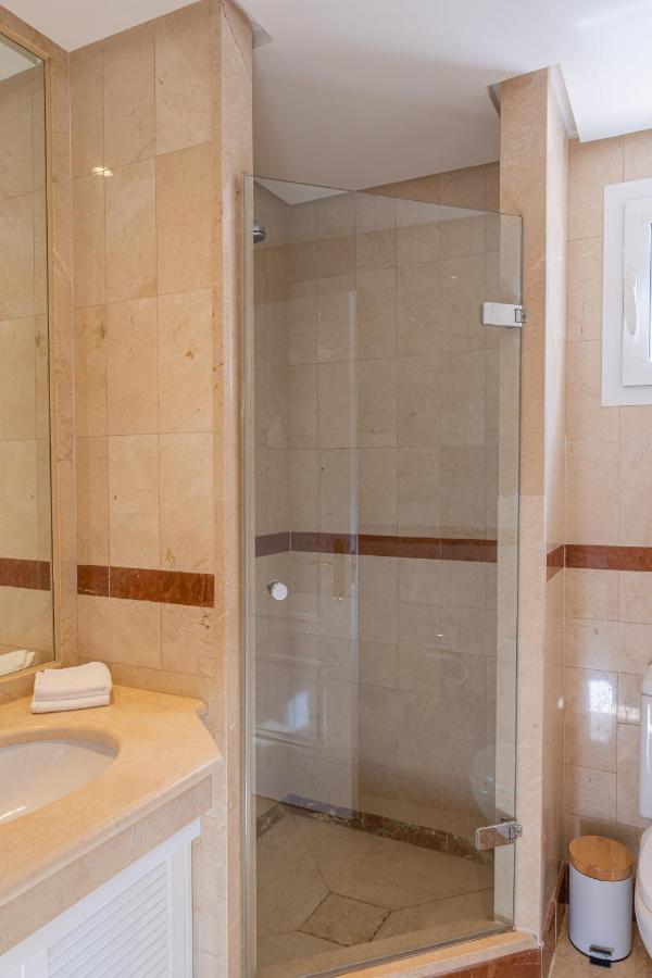 마르베야 Luxurious Penthouse In Ventura Del Mar Puerto Banus 아파트 외부 사진