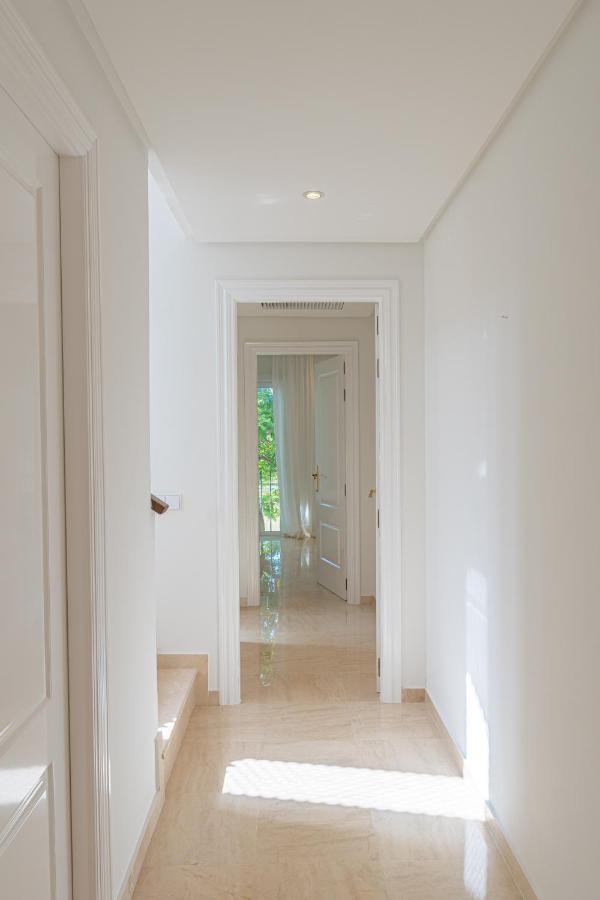 마르베야 Luxurious Penthouse In Ventura Del Mar Puerto Banus 아파트 외부 사진